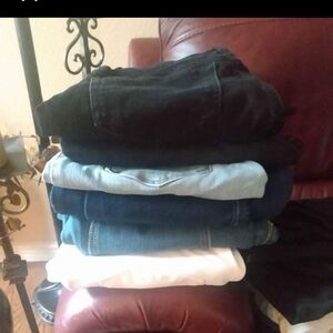 Six pairs of Levi's/Express/GAP brand jeans size 8-10. Great condition!